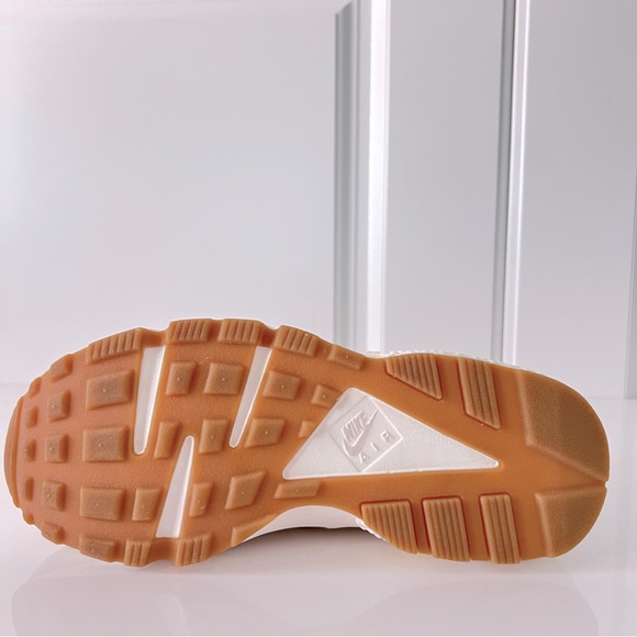 NIKE - Air Huarache By Nike AA0524-200 - Picture 12 of 15